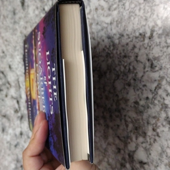 The Lights off Sugarberry Cove by Heather Webber book - Picture 4 of 12